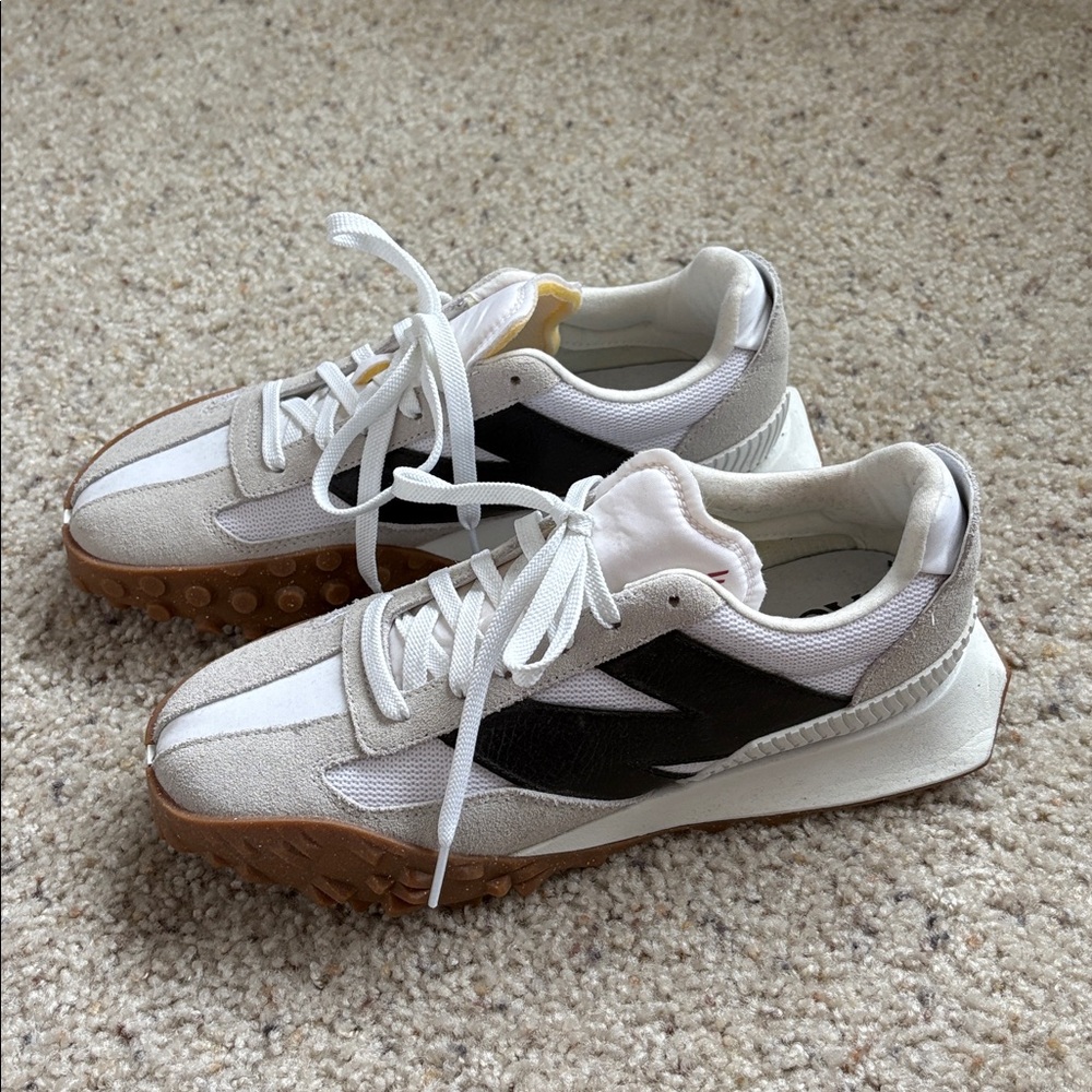 Never worn New Balance XC-72
